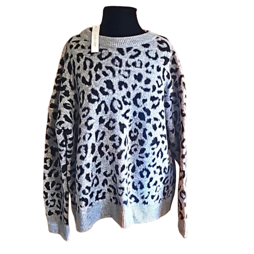 NWT She Sky women's leopard print warm comfortable crewneck sweater